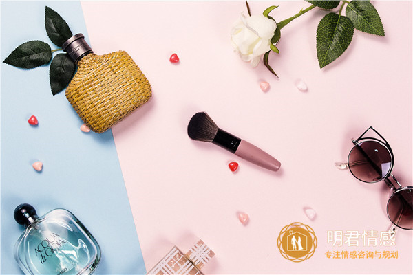 男人在等你挽回的暗示,男人没有放下你的表现 男人在等你挽回的暗示,男人没有放下你的表现