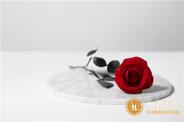 发现老公出轨后正确的处理方式,老婆该怎样挽回老公的心 发现老公出轨后正确的处理方式,老婆该怎样挽回老公的心