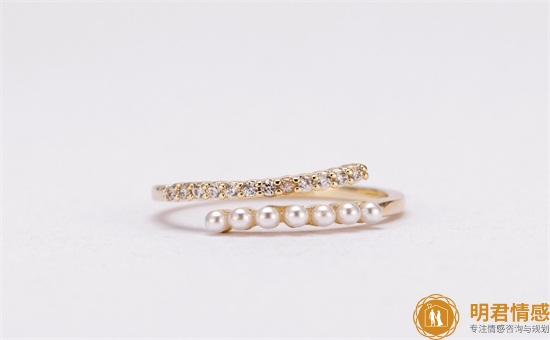 女朋友不理你不回信息,我该怎么哄