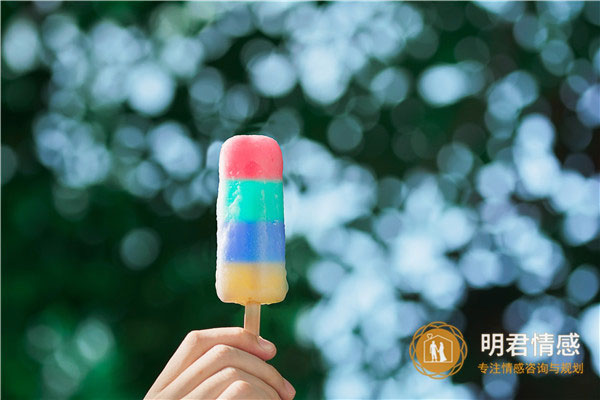 怎样逗女朋友开心,哄女友开心的方法