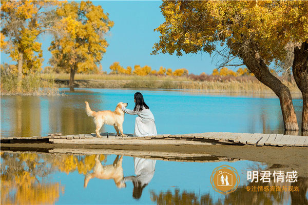 分手后怎么让他联系你?这样做就对了,聪明女孩都这么干