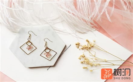 女朋友问我有多爱她怎么回答,让她听到你的爱意